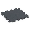 Puzzle dlaždice na dětské hřiště von WARCO im Farbdesign Břidlicová šedá mit den Abmessungen 50 x 50 x 2 cm | 0,25 m². Produktfoto von Artikel 6315 in der Aufsicht von schräg vorne.