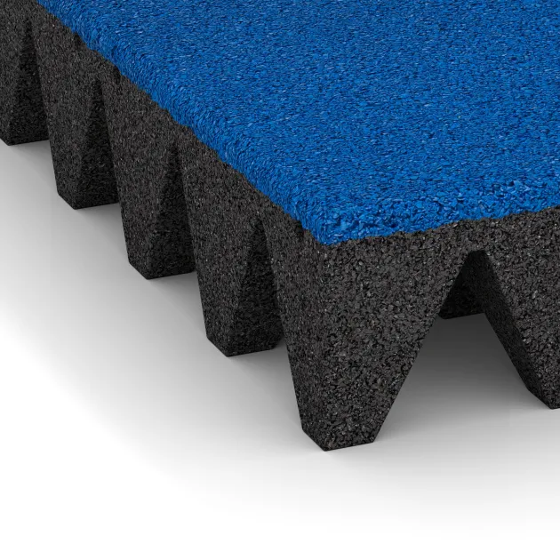 Detailaufnahme der Randausprägung von WARCO-Produkt 0733, Gumová dopadová dlaždice na dětské hřiště, Format 500 x 500 x 100 mm, Farbe Genciánová modř.