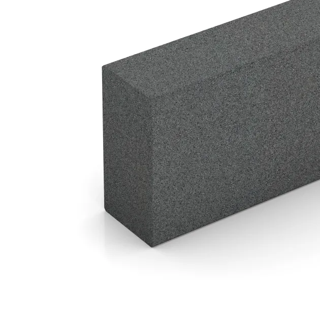 Detailaufnahme der Randausprägung von WARCO-Produkt 2601, Schod z gumového granulátu, Format 1000 x 300 x 150 mm, Farbe Šedá břidlice.