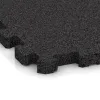 Detailaufnahme der Randausprägung von WARCO-Produkt 5441, Schodová dlaždice, Format 306 x 306 x 20 mm, Farbe Antracit.