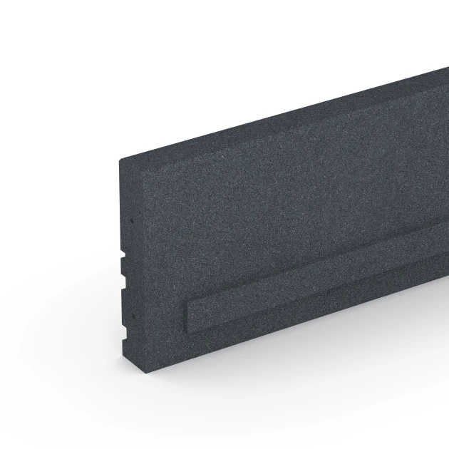 Detailaufnahme der Randausprägung von WARCO-Produkt 6213, Flexibilní gumový obrubník, Format 100 × 5 × 25 cm, Farbe Břidlicová šedá.