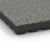 Detailaufnahme der Randausprägung von WARCO-Produkt 6441, Dopadová dlažba – 210 cm, Format 50 x 50 x 7 cm, Farbe Šedá žula.