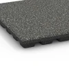 Detailaufnahme der Randausprägung von WARCO-Produkt 6431, Dopadová dlažba – 160 cm, Format 50 x 50 x 4,8 cm, Farbe Tmavě šedá žula.