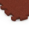 Detailaufnahme der Randausprägung von WARCO-Produkt 6394, Dopadová dlaždice – 100 cm, Format 50 x 50 x 3 cm | 0,25 m², Farbe Cihlově červená.