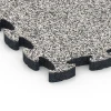 Detailaufnahme der Randausprägung von WARCO-Produkt 6842, Fitness Active podlaha, Format 44,6 x 44,6 × 2,8 cm, Farbe Šedá žula.