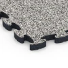 Detailaufnahme der Randausprägung von WARCO-Produkt 6878, Fitness Max Floor System, Format 44,6 x 44,6 × 2,8 cm, Farbe Šedá žula.