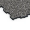 Detailaufnahme der Randausprägung von WARCO-Produkt 6850, Fitness Active podlaha, Format 97,1 x 97,1 x 2,8 cm, Farbe Tmavě šedá žula.