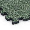 Detailaufnahme der Randausprägung von WARCO-Produkt 6816, Klik dlaždice kamenný koberec, Format 28,9 x 28,9 x 1,8 cm, Farbe Anglický trávník.