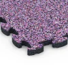 Detailaufnahme der Randausprägung von WARCO-Produkt 6819, Klik dlaždice kamenný koberec, Format 28,9 x 28,9 x 1,8 cm, Farbe Levandule.