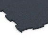 Detailaufnahme der Randausprägung von WARCO-Produkt 6962, Fitness Premium sportovní podlaha, Format 99 x 99 x 1,8 cm, Farbe Antracit.