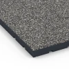 Detailaufnahme der Randausprägung von WARCO-Produkt 7141, Sportovní podlaha pro venkovní fitness, Format 60 x 60 x 4 cm | 0,36 m², Farbe Tmavě šedá žula.