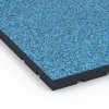 Detailaufnahme der Randausprägung von WARCO-Produkt 7148, Sportovní podlaha pro venkovní fitness, Format 60 x 60 x 4 cm | 0,36 m², Farbe Atlantik.