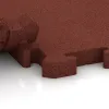 Großaufnahme vom Verbindungssystem von WARCO-Boden 4077 - Sportovní krytina pro psy HD im Farbdesign Cihlově červená. Abmessungen 1000 x 1000 x 40 mm.