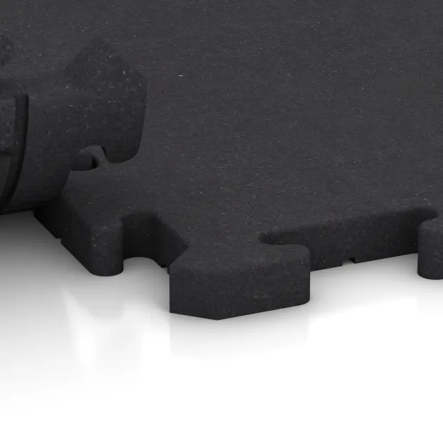 Großaufnahme vom Verbindungssystem von WARCO-Boden 2612 - Sportovní podlaha Studio im Farbdesign Antracit. Abmessungen 500 x 500 x 30 mm.