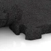 Großaufnahme vom Verbindungssystem von WARCO-Boden 4085 - Paddock mat im Farbdesign Antracit. Abmessungen 500 x 500 x 50 mm.