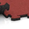 Großaufnahme vom Verbindungssystem von WARCO-Boden 5313 - Okrajová dlaždice im Farbdesign Červená Růže. Abmessungen 500 x 235 x 30 mm.