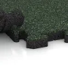 Großaufnahme vom Verbindungssystem von WARCO-Boden 5143 - Rohová dlaždice HD im Farbdesign Anglický trávník. Abmessungen 485 x 485 x 40 mm.