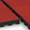 Großaufnahme vom Verbindungssystem von WARCO-Boden 5572 - Bezpečnostní dlaždice na dětské hřiště 5 cm - EN 1177 ≤ 145 cm im Farbdesign Červená Růže. Abmessungen 500 x 500 x 50 mm.