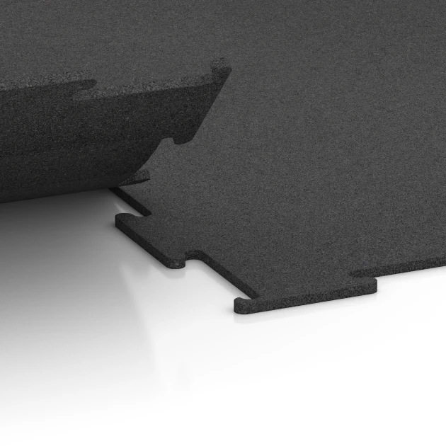 Großaufnahme vom Verbindungssystem von WARCO-Boden 6455 - Sportovní podlaha Kompakt im Farbdesign Antracit. Abmessungen 50 × 50 × 0,8 cm.