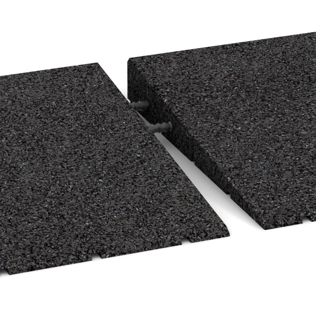 Großaufnahme vom Verbindungssystem von WARCO-Boden 2468 - Prahová rampa 75 cm im Farbdesign Antracit. Abmessungen 75 x 30 cm | 8 < 45 mm.