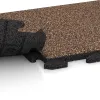 Großaufnahme vom Verbindungssystem von WARCO-Boden 1162 - Terasa dlaždice Classic im Farbdesign Kůra a Basto. Abmessungen 500 x 500 x 30 mm.