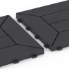 Großaufnahme vom Verbindungssystem von WARCO-Boden 6346 - Kazetový vzor – Terasové dlaždice im Farbdesign Břidlice. Abmessungen 30 x 30 x 2 cm.