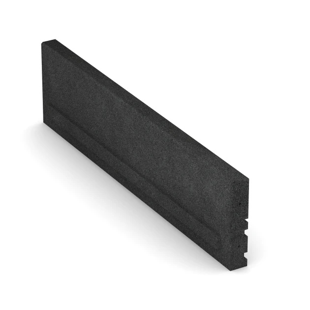 Großaufnahme vom Verbindungssystem von WARCO-Boden 3784 - Flexibilní gumový obrubník im Farbdesign Antracit. Abmessungen 100 × 5 × 25 cm.