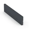 Großaufnahme vom Verbindungssystem von WARCO-Boden 6213 - Flexibilní gumový obrubník im Farbdesign Břidlicová šedá. Abmessungen 100 × 5 × 25 cm.