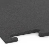 Großaufnahme vom Verbindungssystem von WARCO-Boden 6594 - Rampa Fitness Performance Elite im Farbdesign Antracit. Abmessungen 100 × 20 cm | 0,5 < 2 cm.