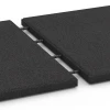 Großaufnahme vom Verbindungssystem von WARCO-Boden 6127 - Tlumicí deska – 95 cm im Farbdesign Antracit. Abmessungen 50 x 50 x 3 cm | 0,25 m².