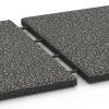 Großaufnahme vom Verbindungssystem von WARCO-Boden 6413 - Dopadová dlaždice EPDM – 90 cm im Farbdesign Tmavě šedá žula. Abmessungen 50 x 50 x 3 cm | 0,25 m².