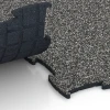 Großaufnahme vom Verbindungssystem von WARCO-Boden 6868 - Fitness Max Floor System im Farbdesign Tmavě šedá žula. Abmessungen 97,1 x 97,1 × 1,8 cm.