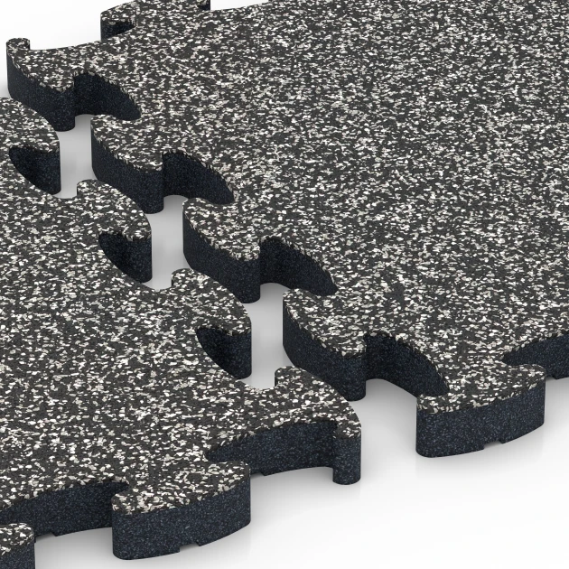 Großaufnahme vom Verbindungssystem von WARCO-Boden 6877 - Fitness Max Floor System im Farbdesign Tmavě šedá žula. Abmessungen 44,6 x 44,6 × 2,8 cm.