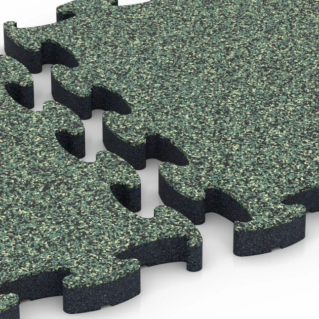 Großaufnahme vom Verbindungssystem von WARCO-Boden 6879 - Fitness Max Floor System im Farbdesign Anglický trávník. Abmessungen 44,6 x 44,6 × 2,8 cm.