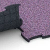 Großaufnahme vom Verbindungssystem von WARCO-Boden 6855 - Fitness Active podlaha im Farbdesign Levandule. Abmessungen 97,1 x 97,1 x 2,8 cm.