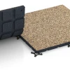 Großaufnahme vom Verbindungssystem von WARCO-Boden 7140 - Sportovní podlaha pro venkovní fitness im Farbdesign Ratan. Abmessungen 60 x 60 x 3 cm | 0,36 m².