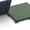 Großaufnahme vom Verbindungssystem von WARCO-Boden 7143 - Sportovní podlaha pro venkovní fitness im Farbdesign Anglický trávník. Abmessungen 60 x 60 x 4 cm | 0,36 m².
