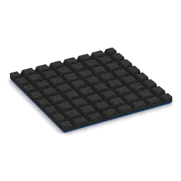 Aufsicht auf die Unterseite, also die Bodenseite von WARCO-Formteil 5464 - Bezpečnostní dlaždice na dětské hřiště 3 cm - EN 1177 ≤ 100 cm im Format 500 x 500 x 30 mm.