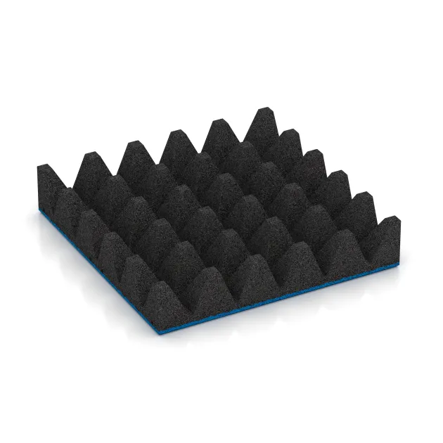 Aufsicht auf die Unterseite, also die Bodenseite von WARCO-Formteil 5632 - Bezpečnostní dlaždice na dětské hřiště 10 cm - EN 1177 ≤ 300 cm im Format 500 x 500 x 100 mm.