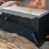 Typische Verlegung oder Einbausituation für den Artikel 0026 von WARCO - ALLESDICHT – Hydroizolace, Farbton Šedá in der Abmessung 25 kg | 7,6 m².